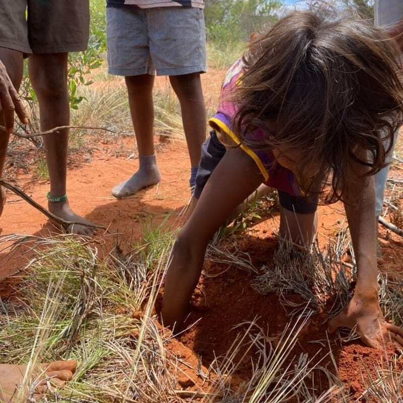 HLP Yuendumu 2021 child learning on-Country